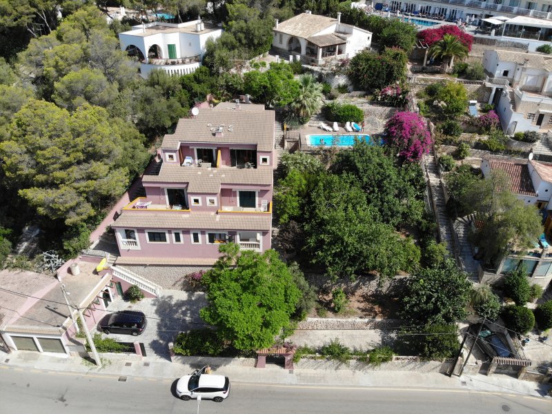 Apartamentos Bellatrix, Apartamentos en la playa en Portals Nous