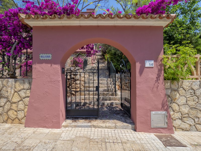 Apartamentos Bellatrix, Apartamentos en la playa en Portals Nous