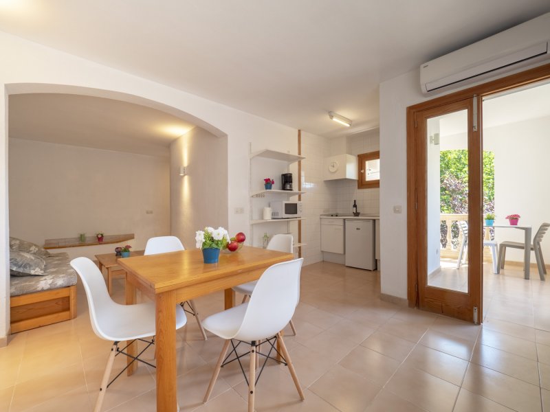 Apartamentos Bellatrix, Apartamentos en la playa en Portals Nous