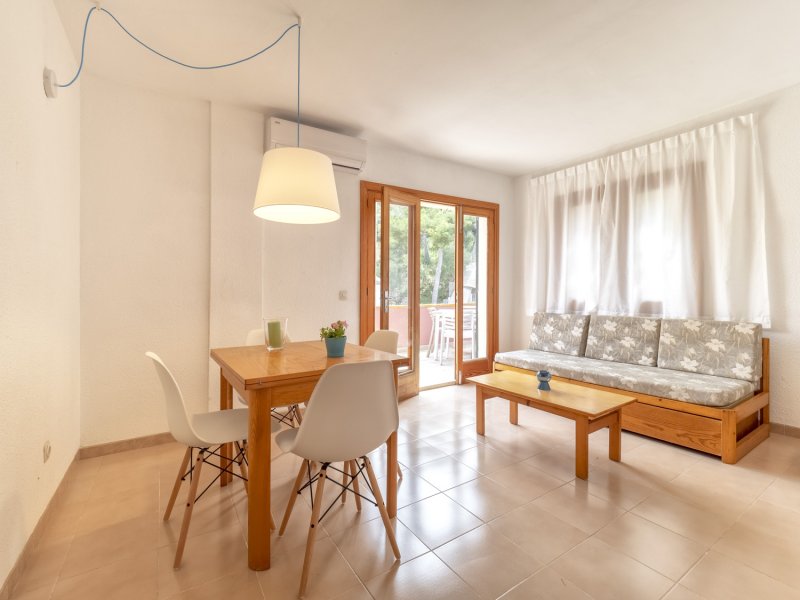 Apartamentos Bellatrix, Apartamentos en la playa en Portals Nous